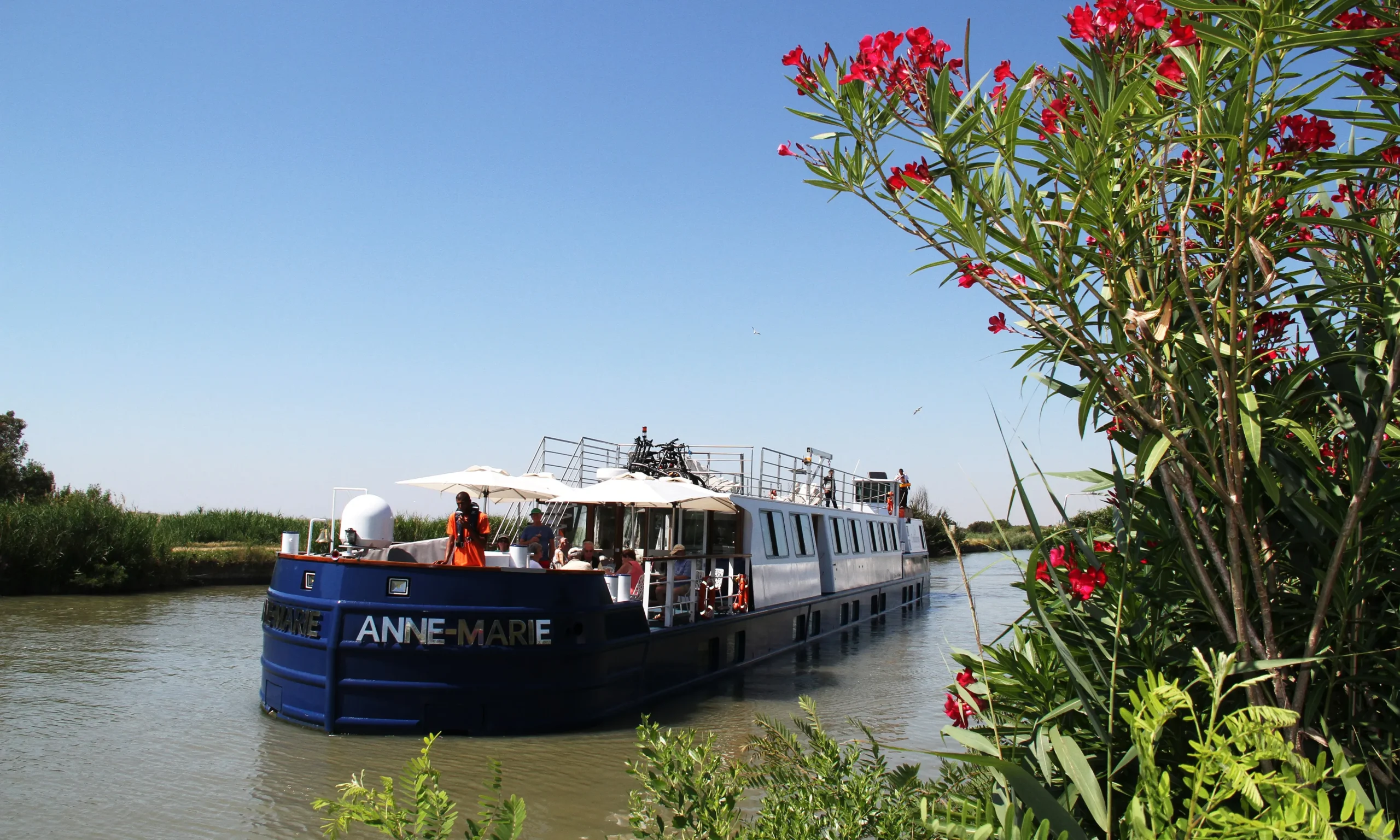 Cruise & Ferry, FR: Discovering France’s Scenic Waterways and Island Routes