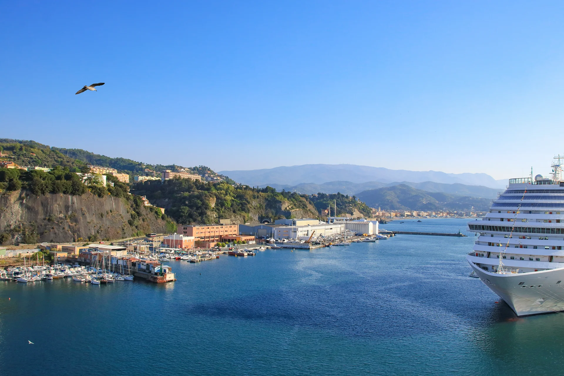 Cruise & Ferry, IT: Sailing Italy’s Coasts, Lakes, and Islands for the Ultimate Dolce Vita Experience